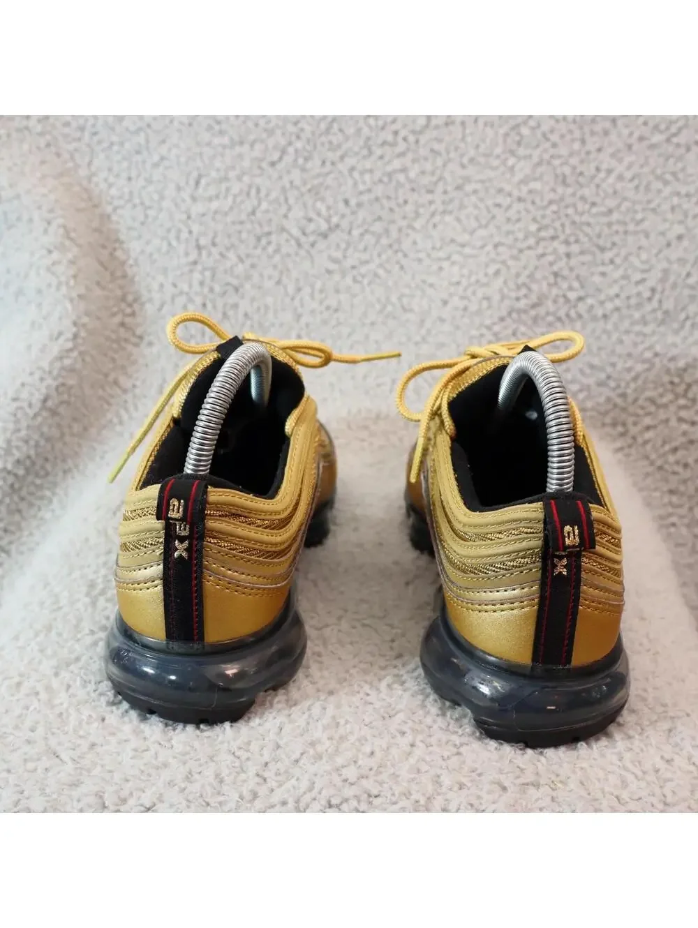 Nike Air Vapormax 97 GS Boys Size 6Y Gold AQ2657-700